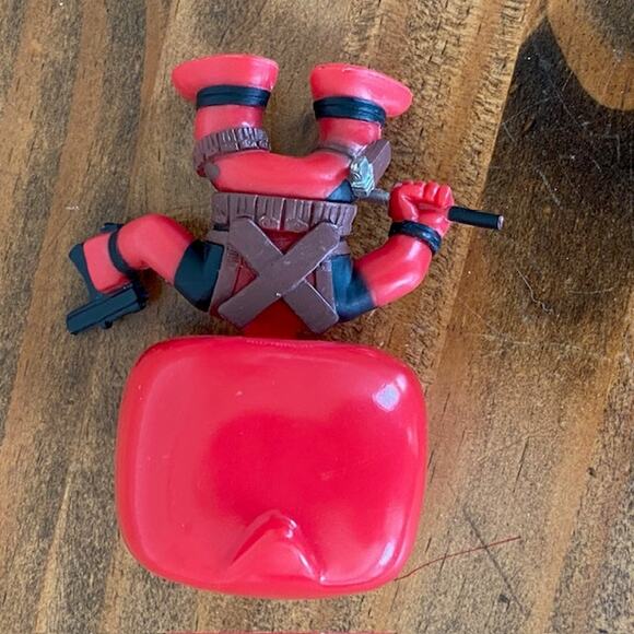 3/ $21 Funko Pop! DC Comics - Deadpool 20 - Picture 5 of 6